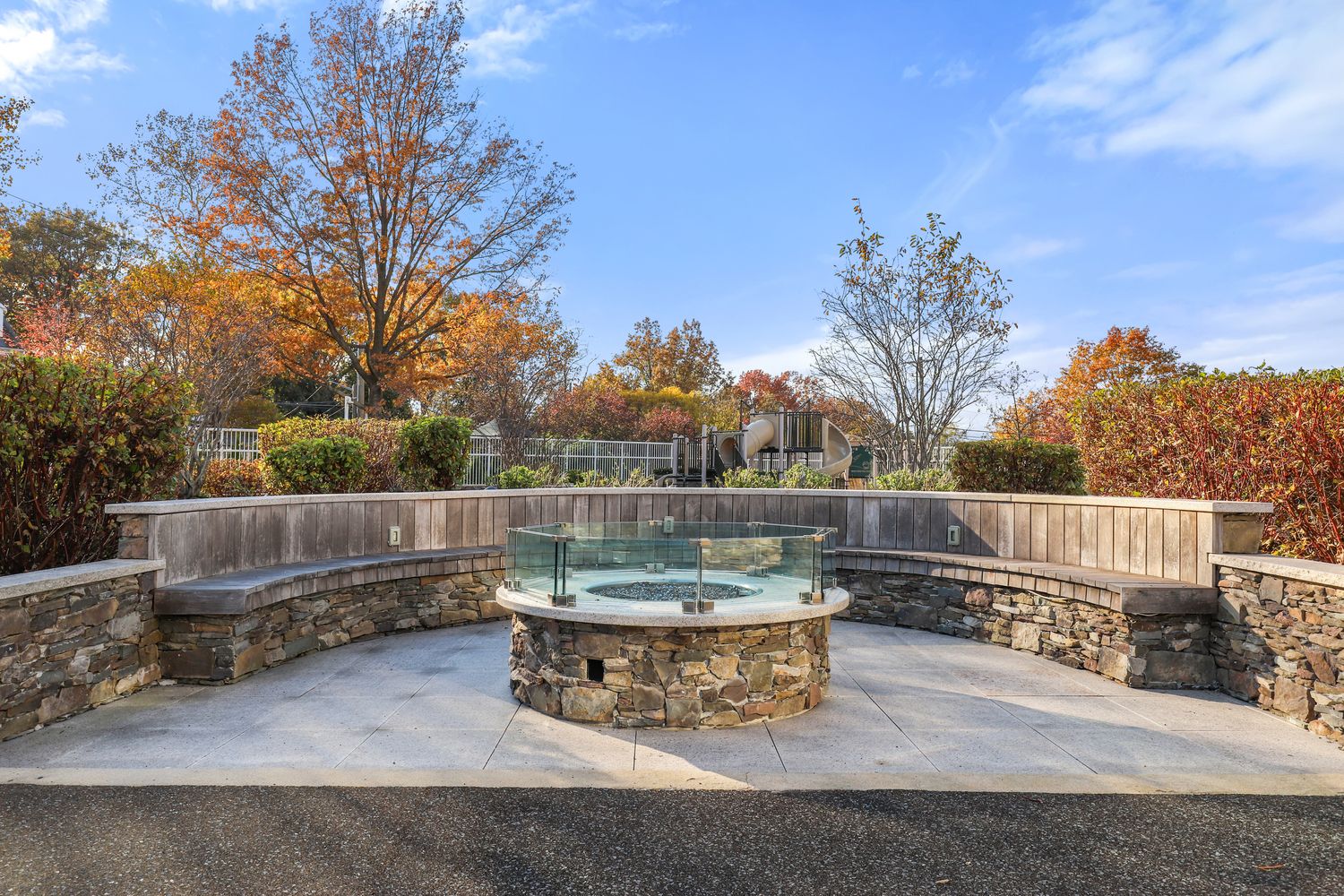 The Whitehall 3333 Henry Hudson Pkwy, Bronx, NY 10463 - Photo 20 of 21