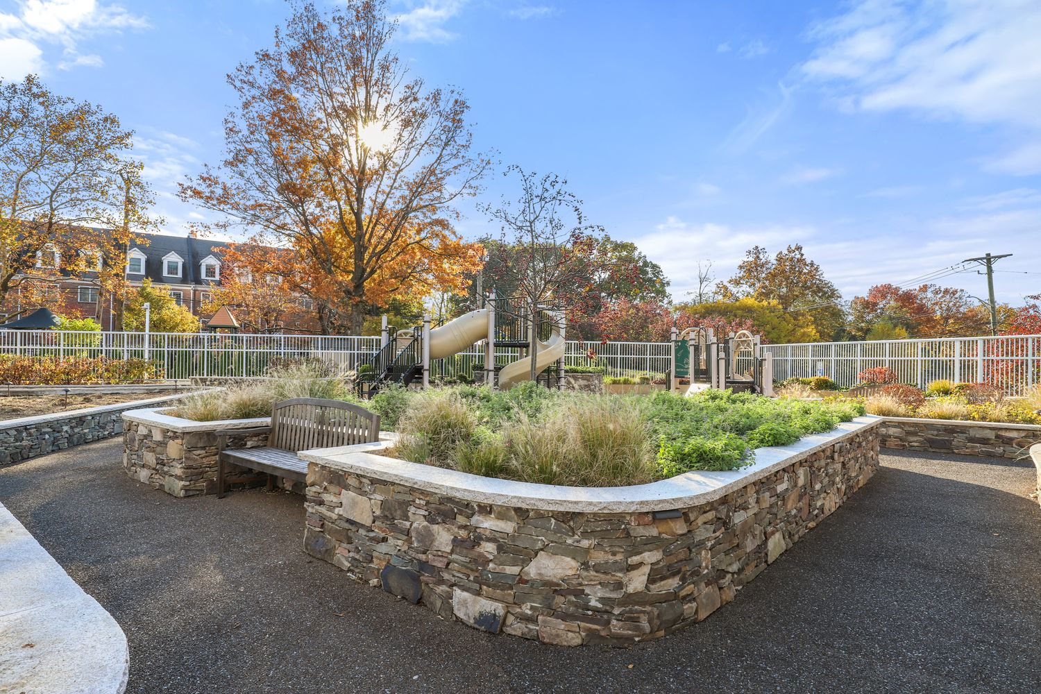 The Whitehall 3333 Henry Hudson Pkwy, Bronx, NY 10463 - Photo 19 of 21