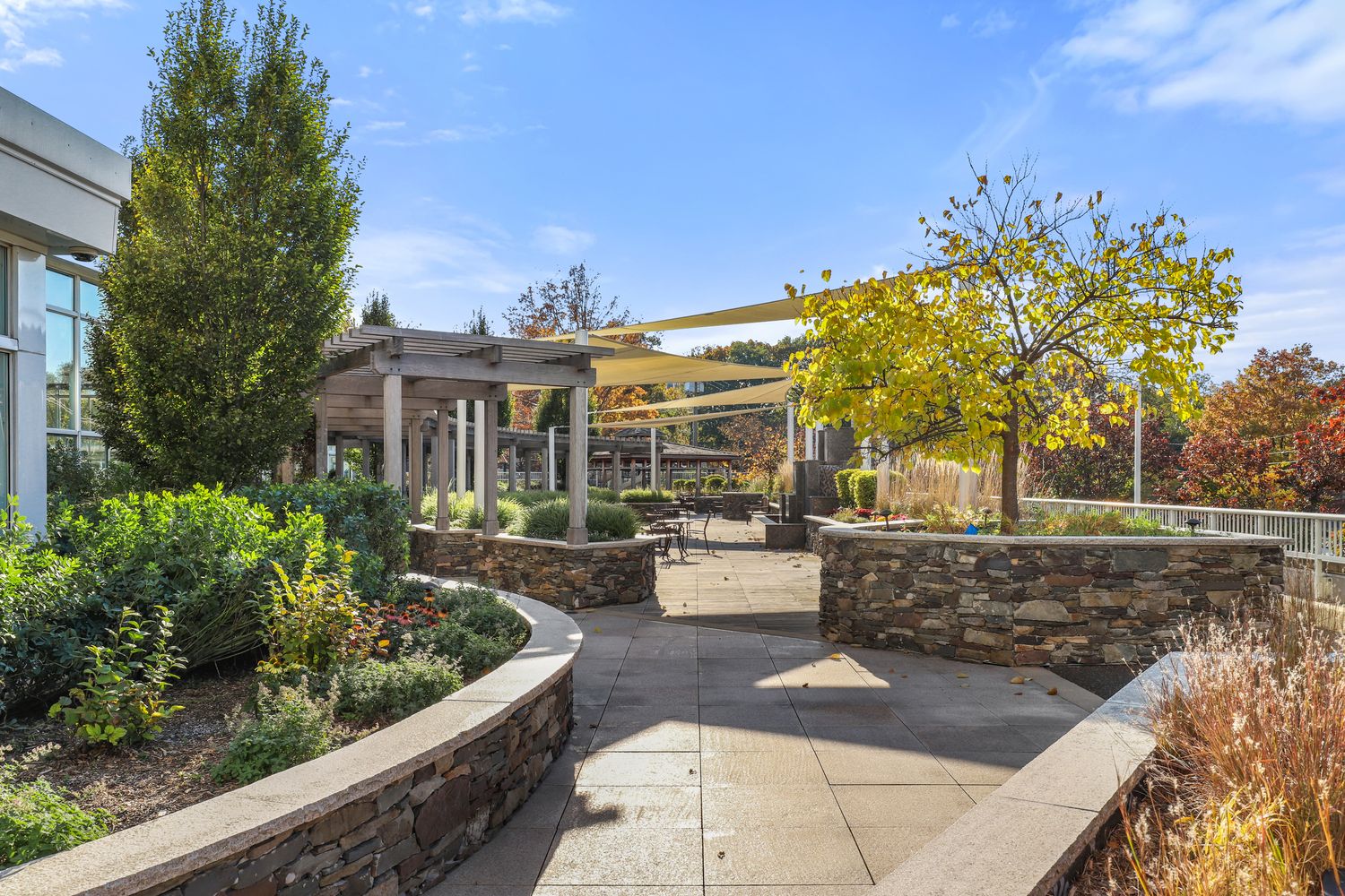 The Whitehall 3333 Henry Hudson Pkwy, Bronx, NY 10463 - Photo 15 of 21