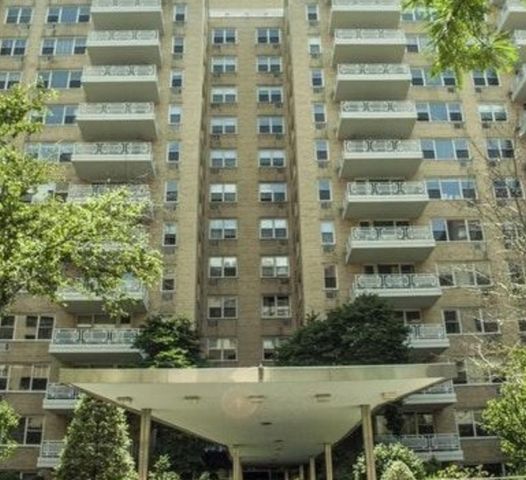 The Sheridan 40 E 9th St, Manhattan, NY 10003 - Photo 3 of 7