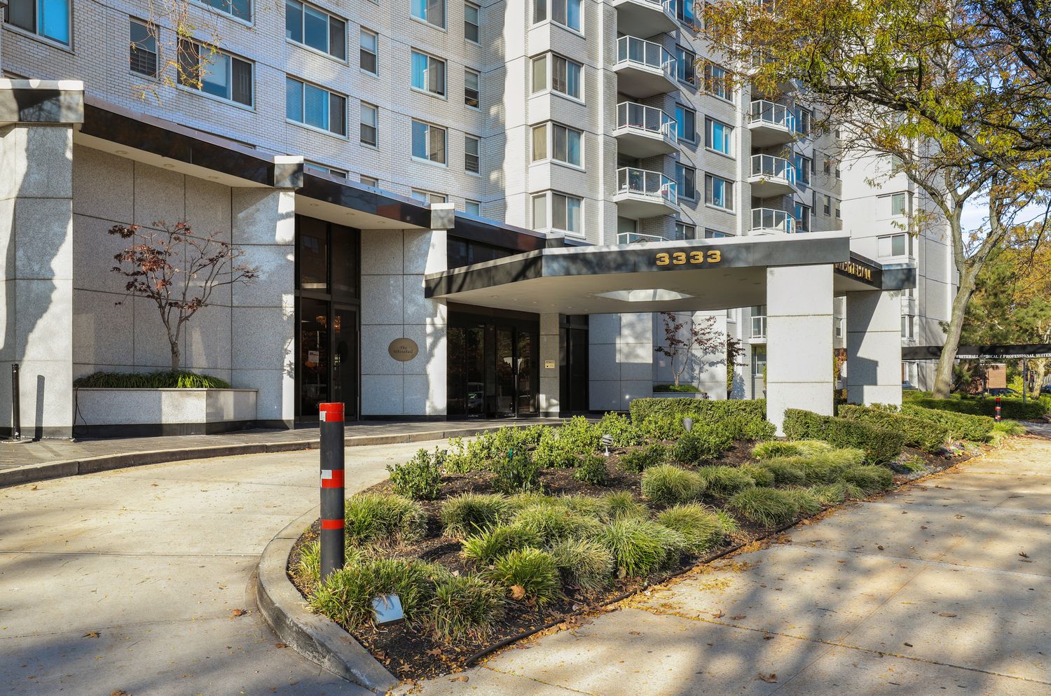 The Whitehall 3333 Henry Hudson Pkwy, Bronx, NY 10463 - Photo 4 of 21