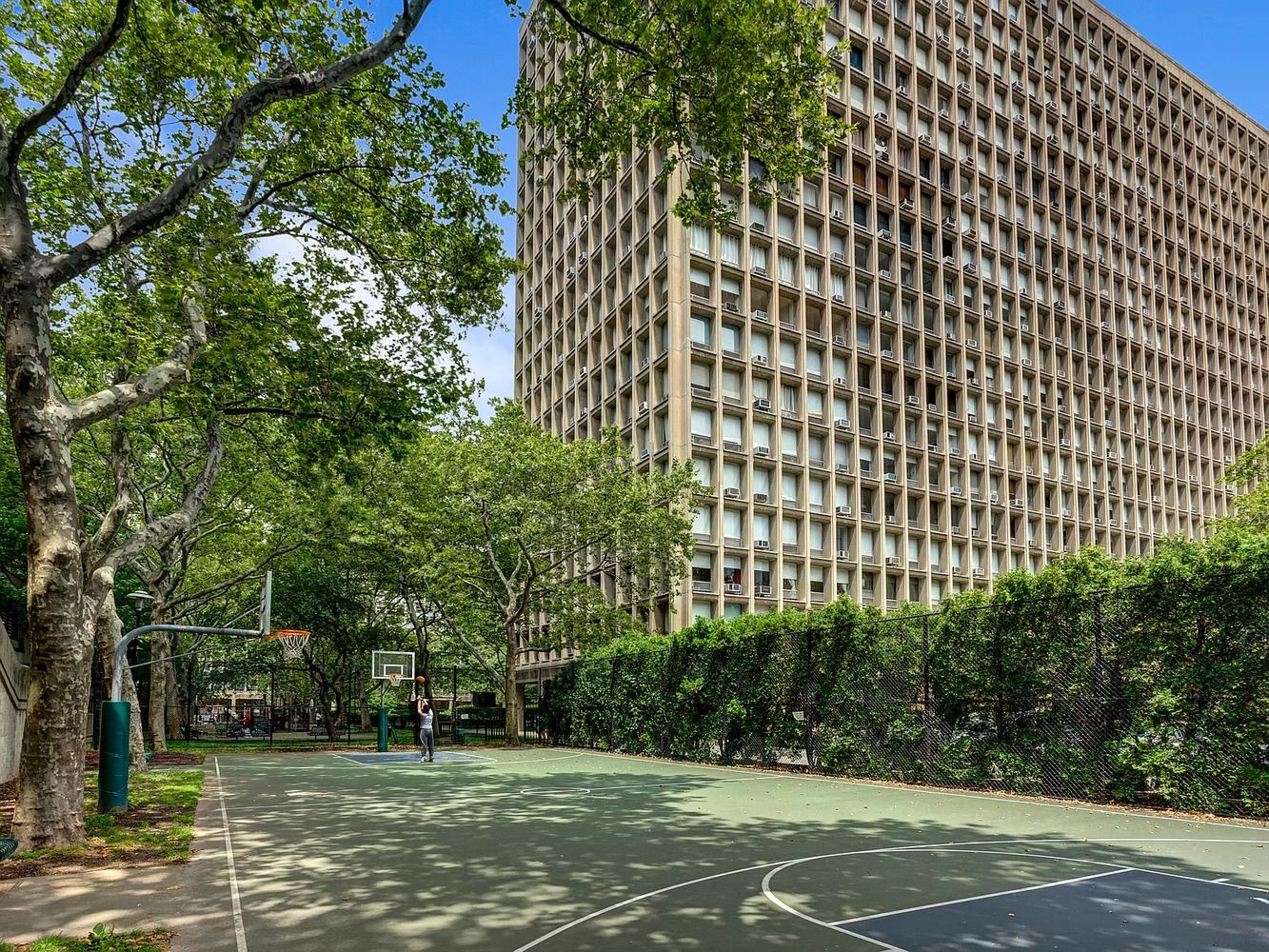 Kips Bay Towers 300 E 33rd St, Manhattan, NY 10016 - Photo 2 of 9