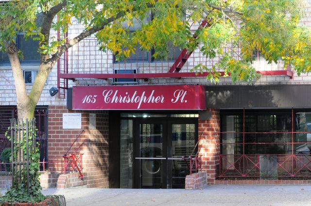 165 Christopher St, Manhattan, NY 10014 - Photo 2 of 3