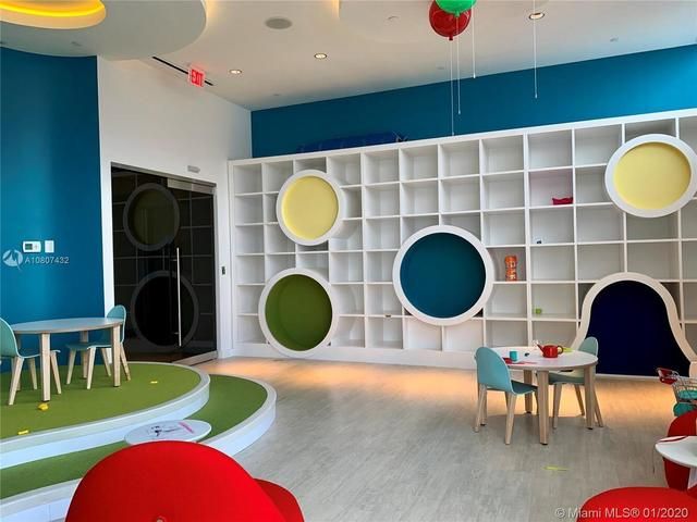 Paramount Miami Worldcenter 851 NE 1st Ave, Miami, FL 33132 - Photo 4 of 5