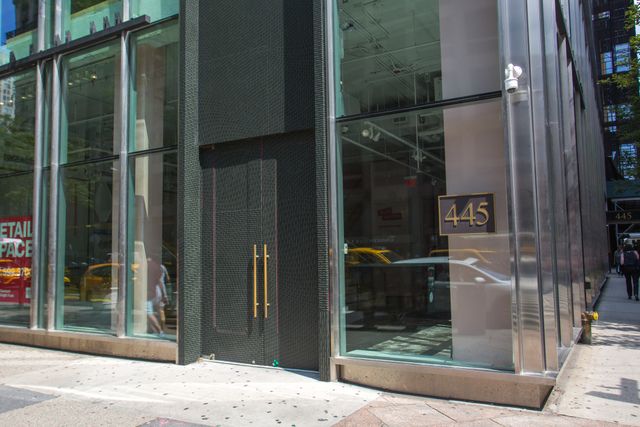 445 5th Ave, Manhattan, NY 10016 - Photo 3 of 5