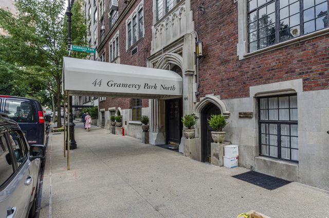Gramercy Owners td 44 Gramercy Park N, Manhattan, NY 10010 - Photo 2 of 3