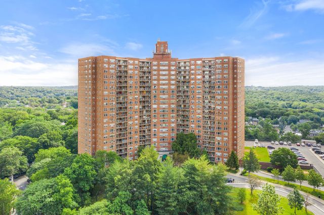 Skyview On The Hudson 5900 Arlington Ave, Bronx, NY 10471 - Photo 3 of 27