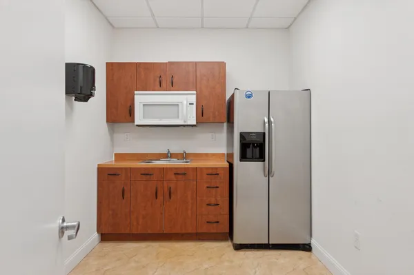 a view of a livingroom with an empty space