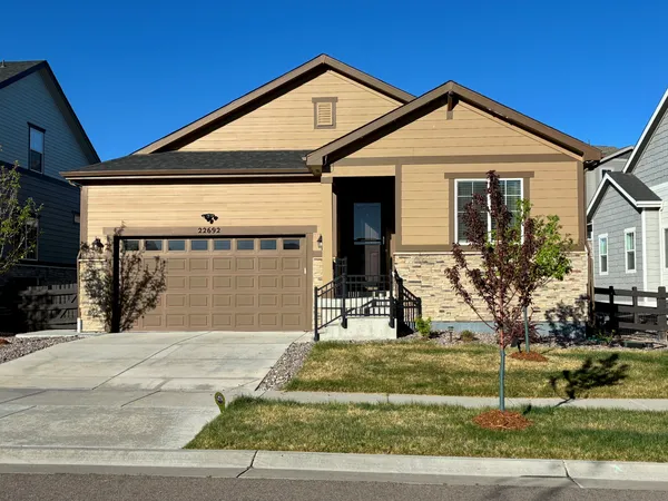 $750,000 | 22692 East Narrowleaf Circle, Aurora, CO 80016