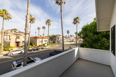 $4,498,000 | 207 21st Street, Huntington Beach, CA 92648