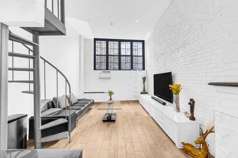 $950,000 | 324 Pearl Street, Unit 1A | Financial District