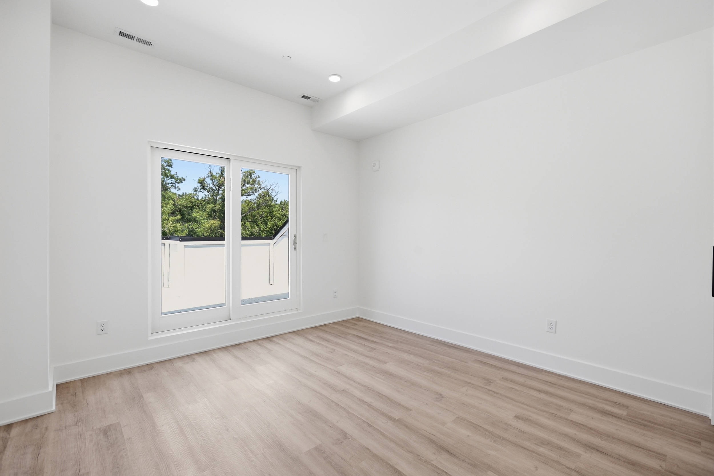 2105 M Street Northeast, Unit PH2 Washington, DC 20002 - Photo 21 of 32 Gallery Image 21