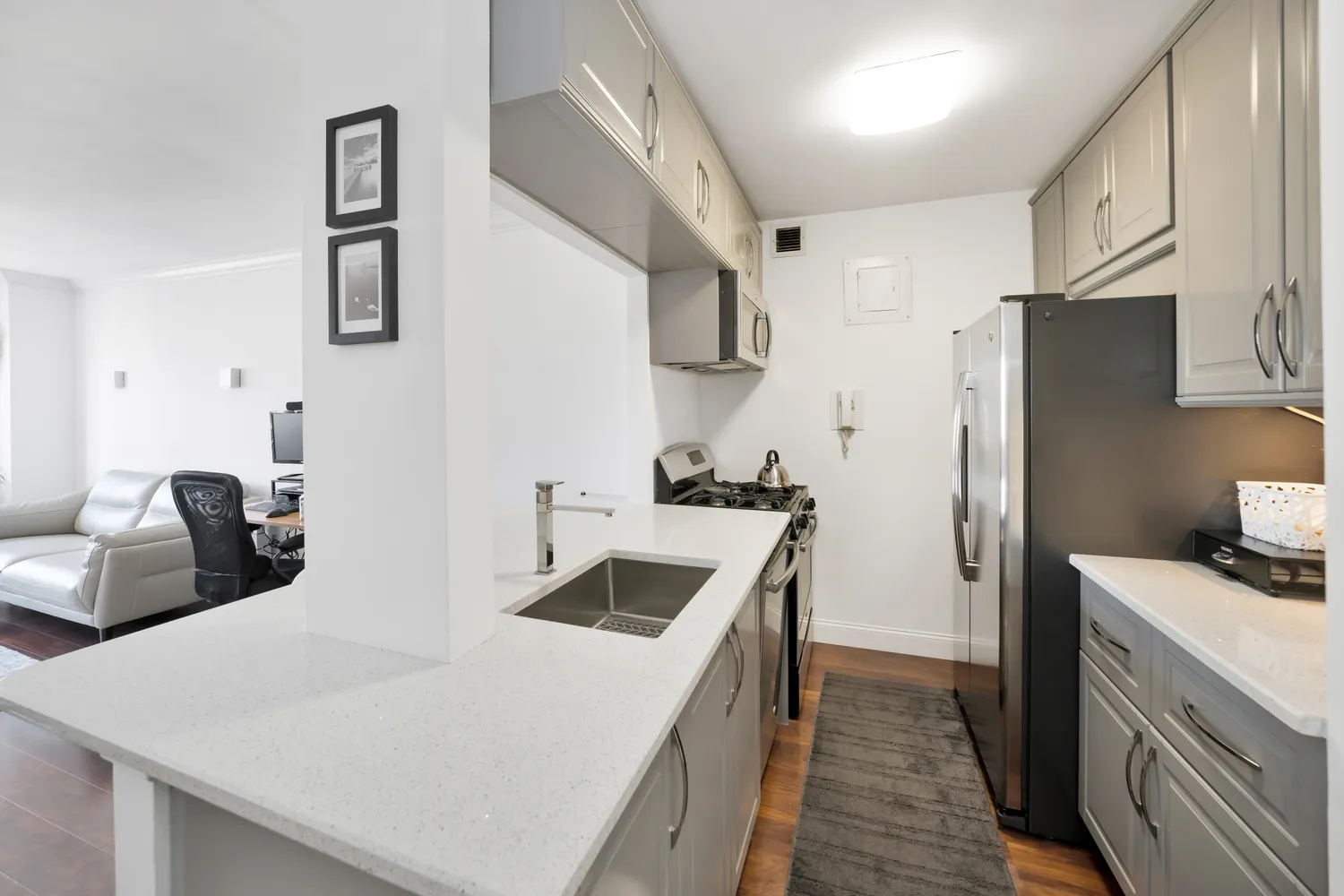 $795,000 | 400 East 54th Street, Unit 26D | Sutton Place