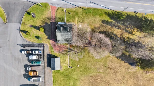 a sign that is on the wall of a building