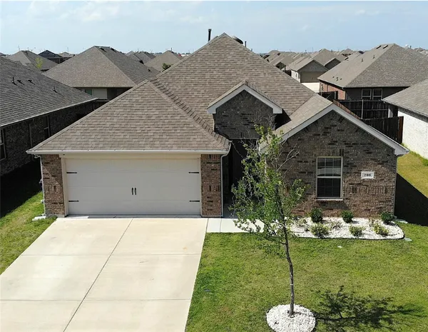 $2,100 | 706 Spur Ridge, Princeton, TX 75407