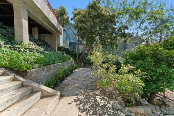 $1,495,500 | 3320 Hamilton Way, Los Angeles, CA 90026