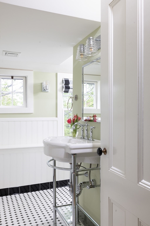50 Sumner Road Brookline, MA 02445 - Photo 21 of 36 Gallery Image 21