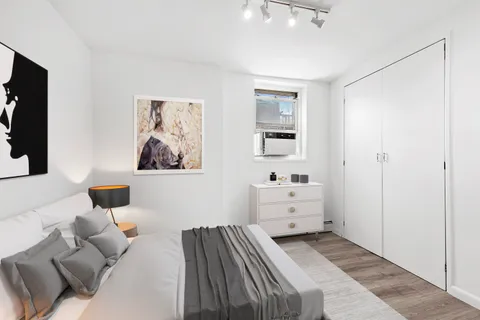 $3,000,000 | 40 West 17th Street, Unit PH12C | Flatiron