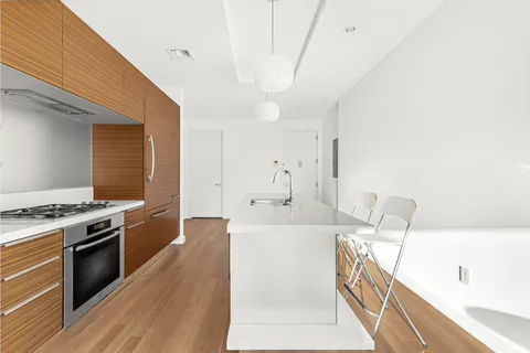 $7,500 | 150 North 5th Street, Unit 2J | Williamsburg