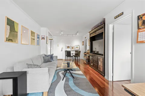 $650,000 | 201 East 21st Street, Unit 11H | Gramercy