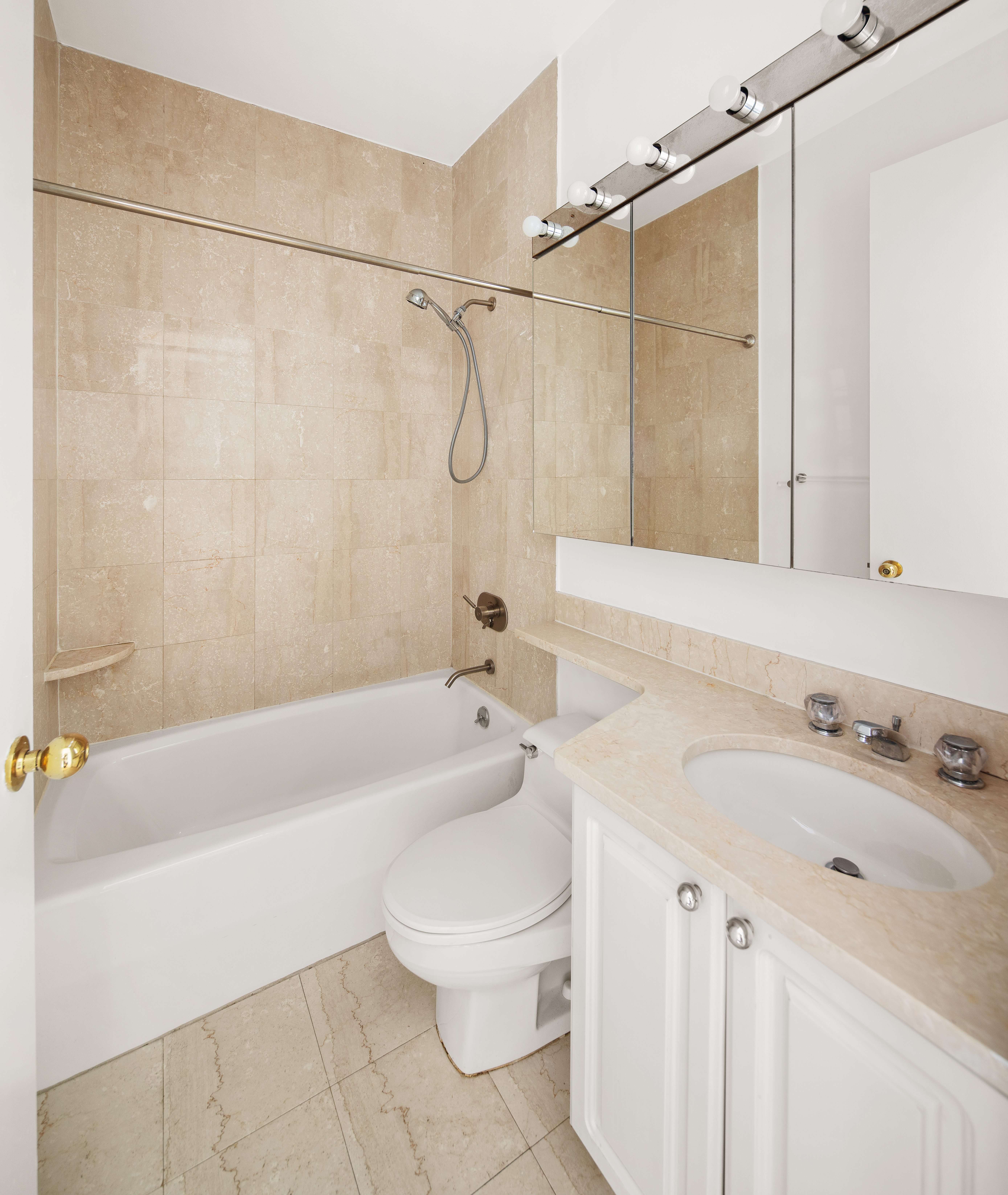 120 East 87th Street, Unit R20J Manhattan, NY 10128 - Photo 5 of 12