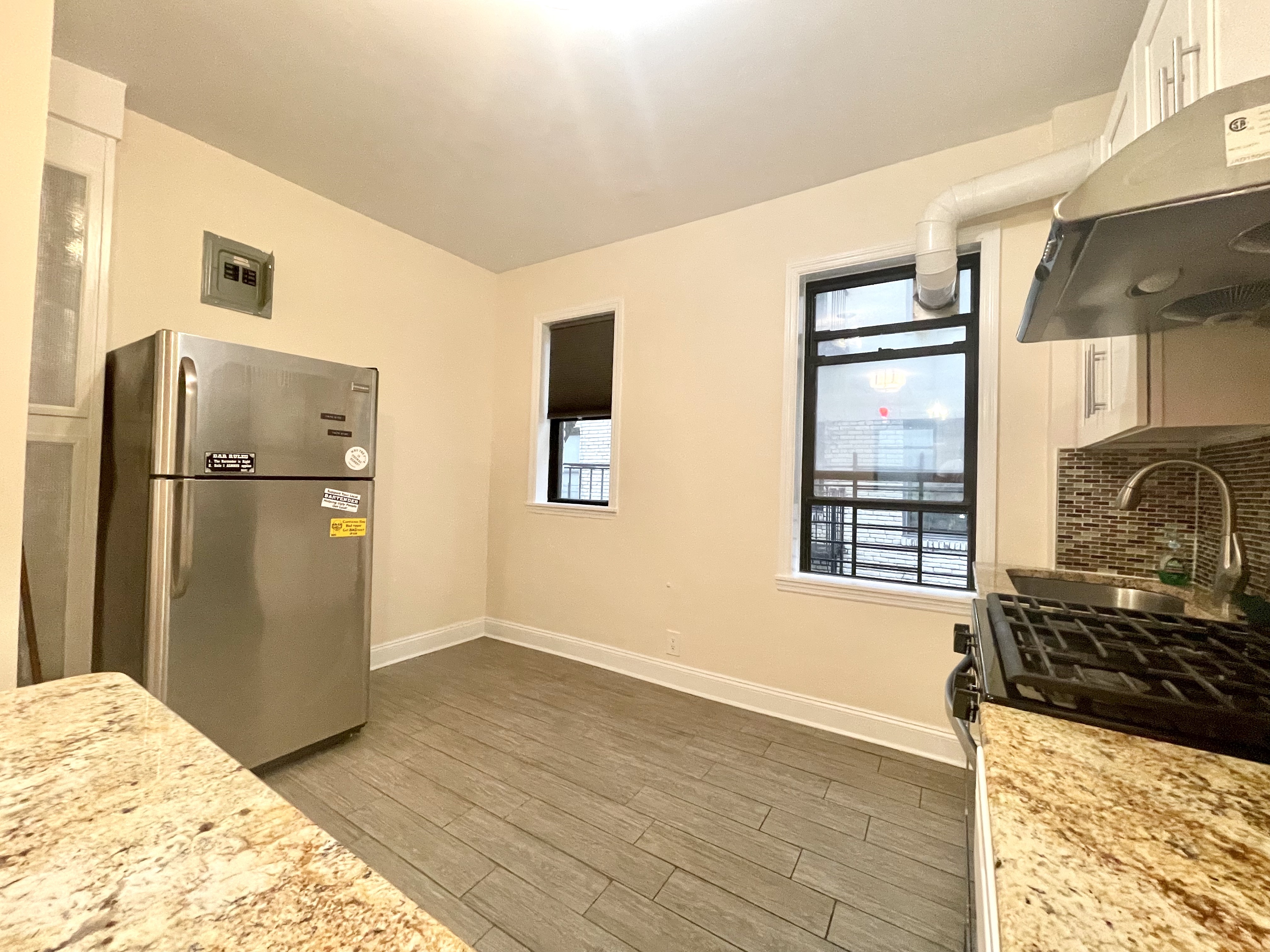 21-16 35th Street, Unit 3G Queens, NY 11105 - Photo 5 of 12