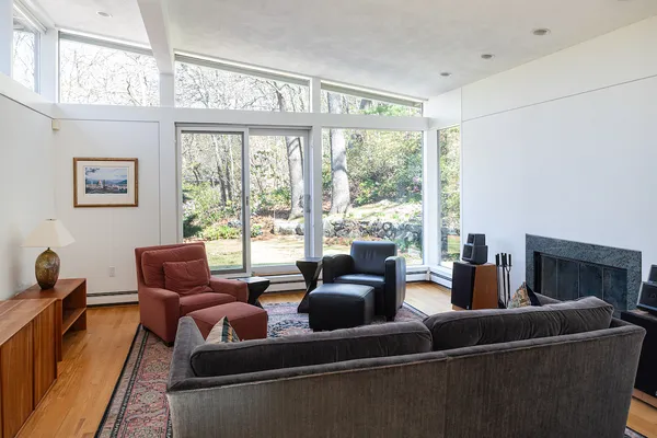 Contact Agent | 3 Compton Circle, Lexington, MA 02421