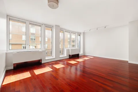 $1,599,000 | 125 West 21st Street, Unit 5B | Chelsea
