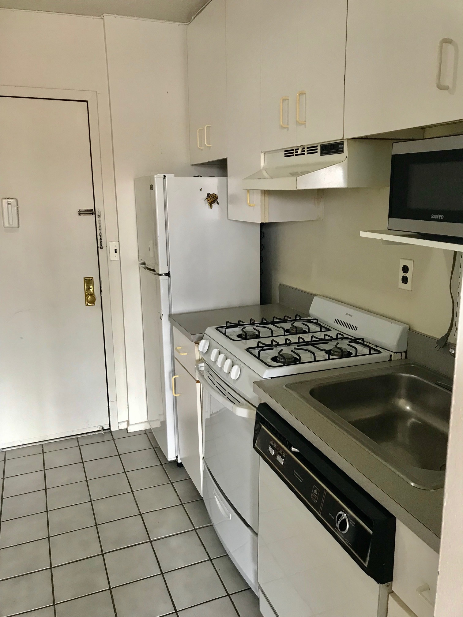 23-22 30th Road, Unit 5F Queens, NY 11102 - Photo 7 of 10