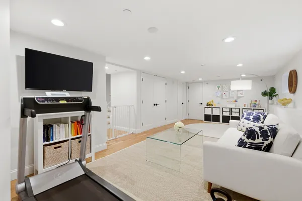 $1,350,000 | 82 Howard Street, Unit 1, Cambridge, MA 02139