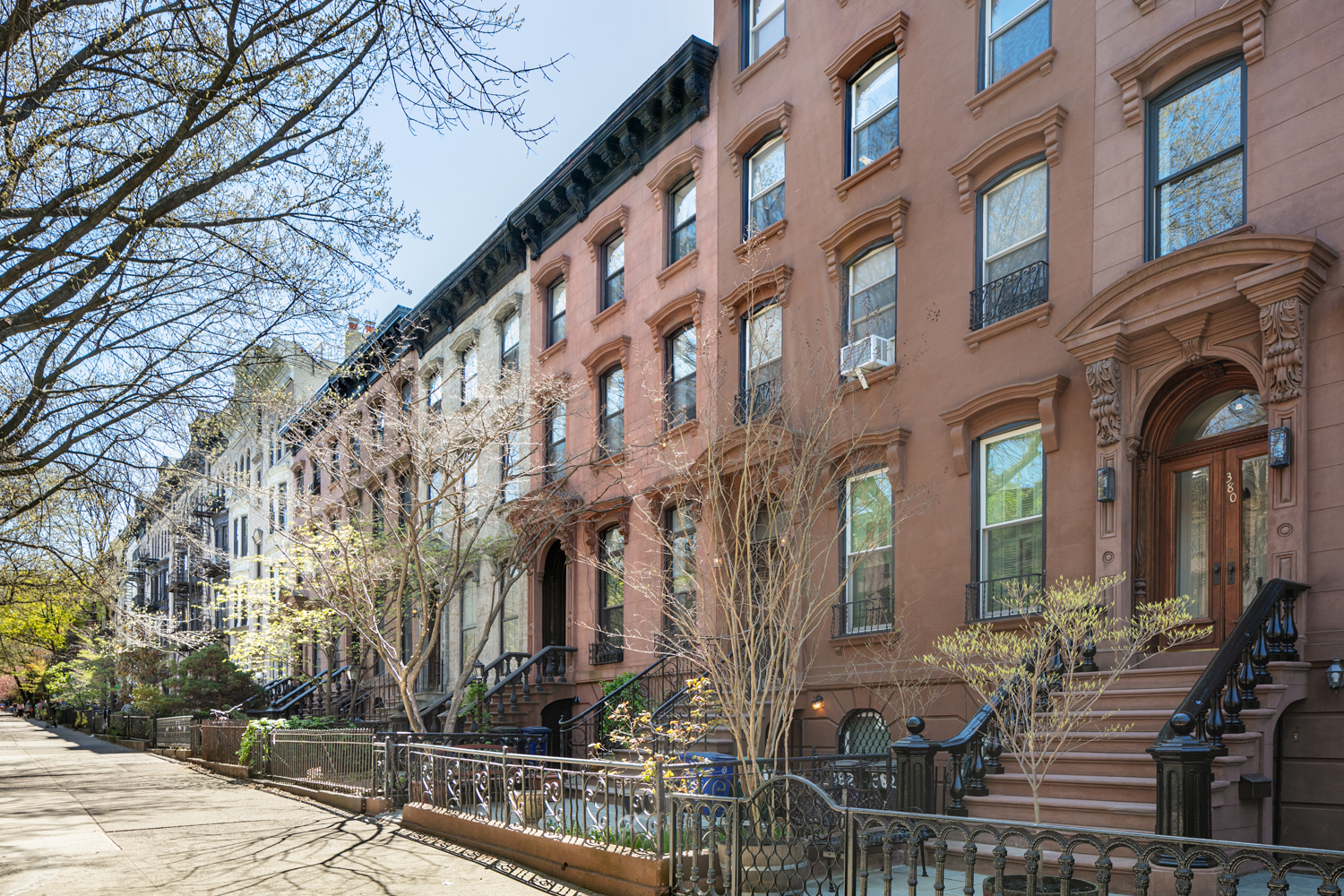 380 3rd Street, Unit PARLOR Brooklyn, NY 11215 - Photo 18 of 19 a front view of a building