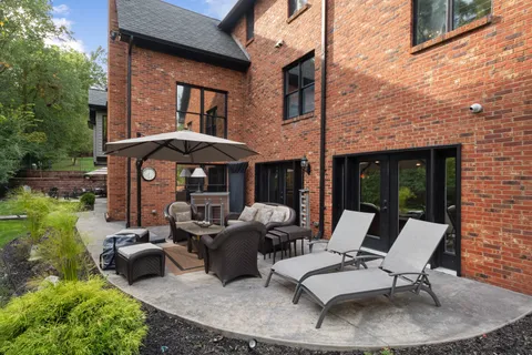 $1,995,000 | 13352 Weston Park Drive, St. Louis, MO 63131