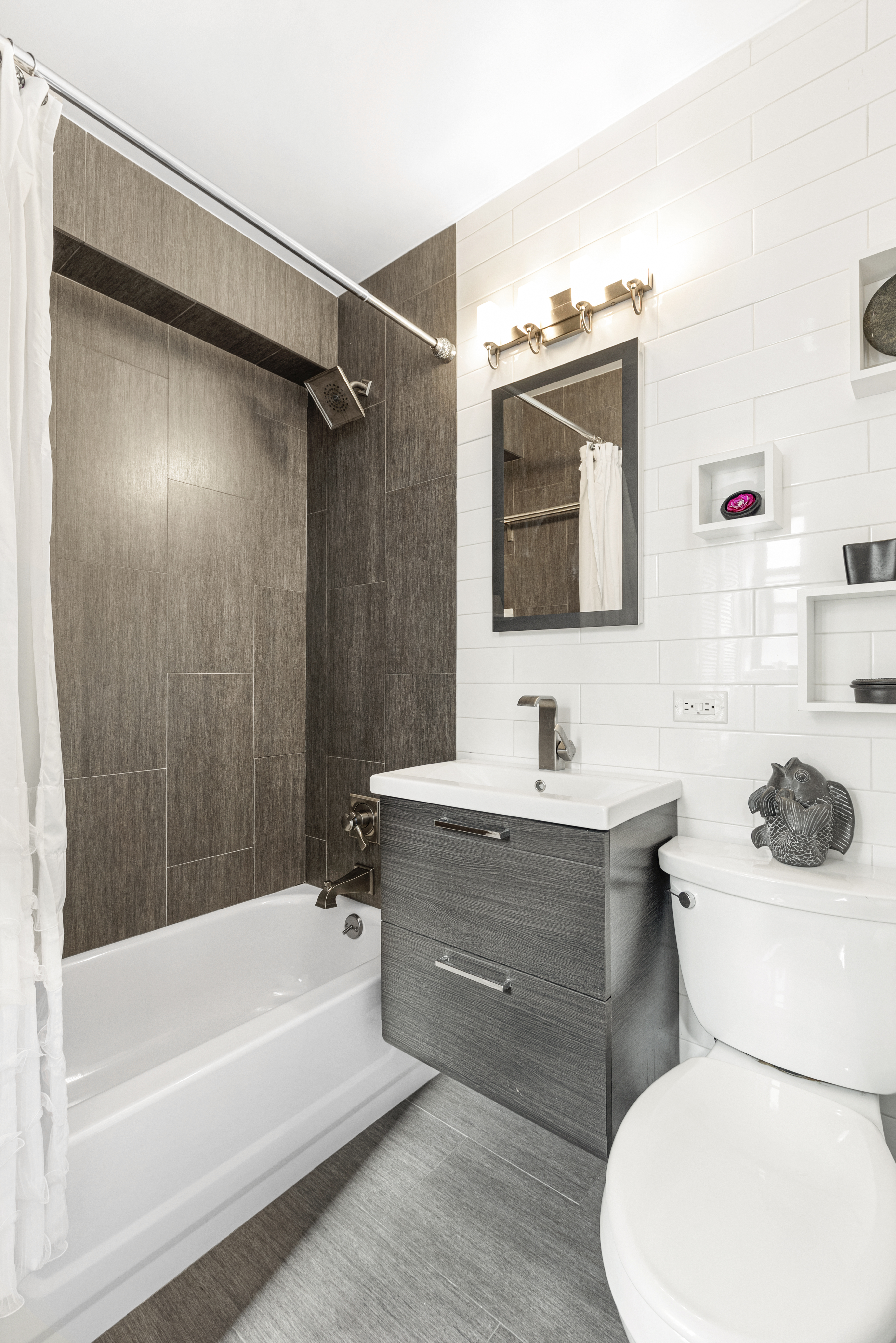 342 East 53rd Street, Unit 6AGH Manhattan, NY 10022 - Photo 16 of 18