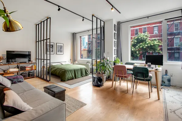 $3,950 | 517 West 46th Street, Unit 307 | Hell's Kitchen