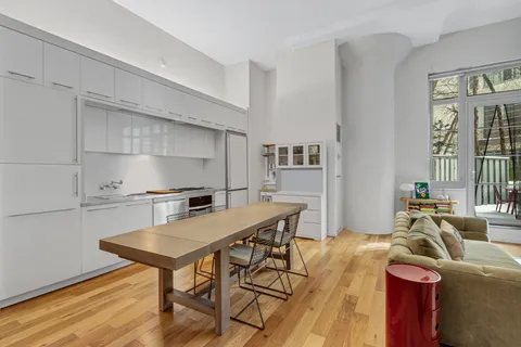 $899,000 | 27-28 Thomson Avenue, Unit 127 | Long Island City