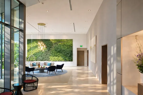 $889,000 | 650 Northeast 32nd Street, Unit 2005, Miami, FL 33137