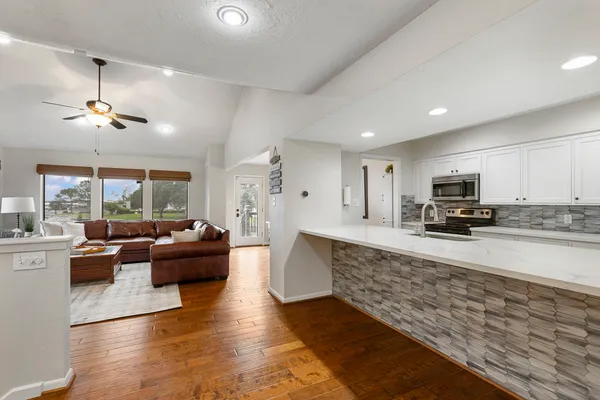 $449,000 | 3930 Knollcrest Drive, Montgomery, TX 77356