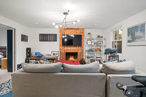 Contact Agent | 1442 Q Street Northwest, Washington, DC 20009