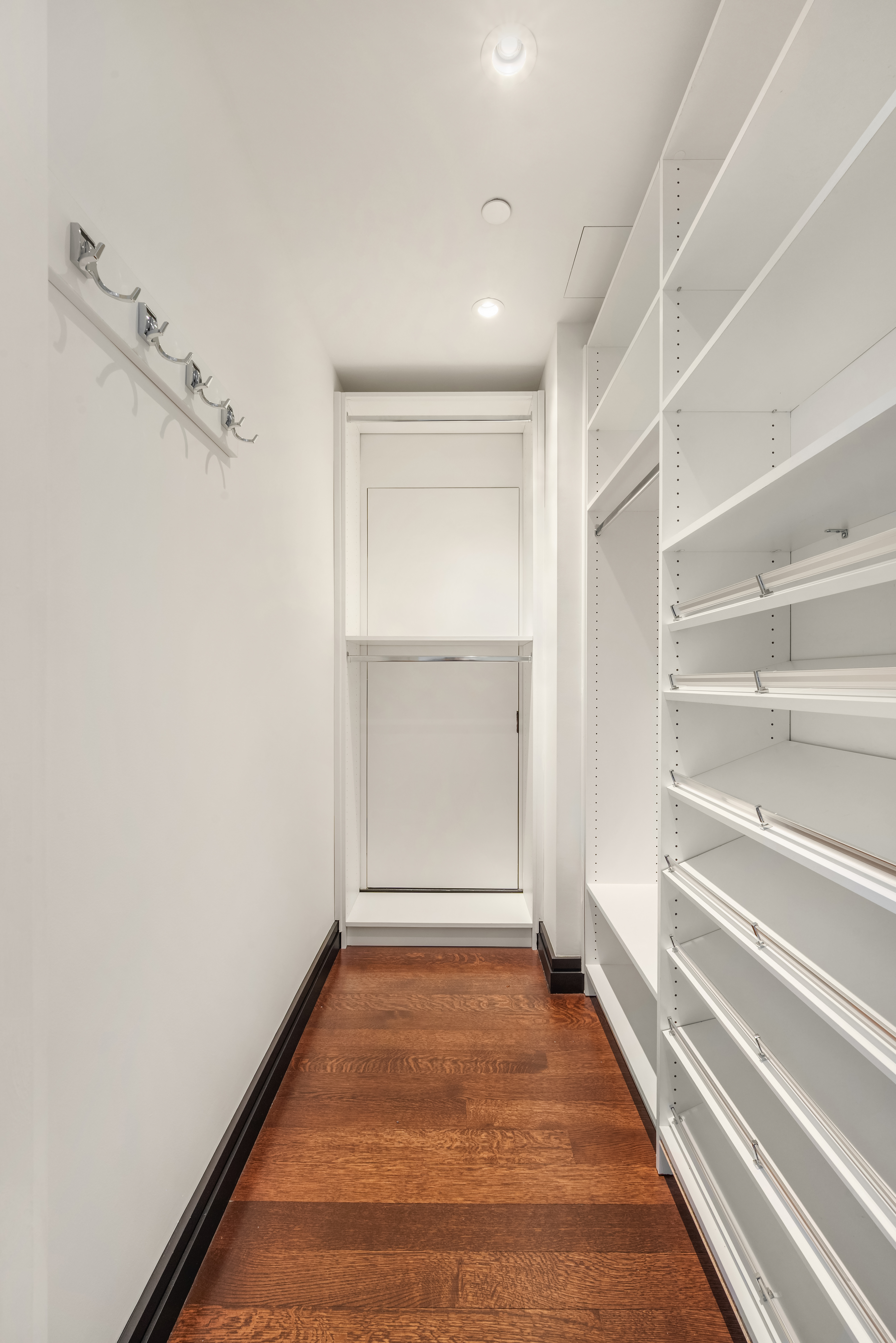 53 West 53rd Street, Unit 16C Manhattan, NY 10019 - Photo 10 of 12