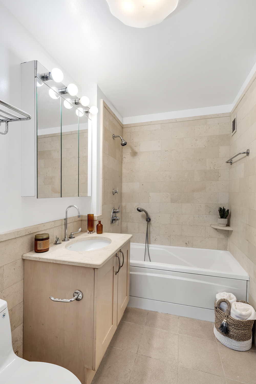 99 Jane Street, Unit 8C Manhattan, NY 10014 - Photo 8 of 12