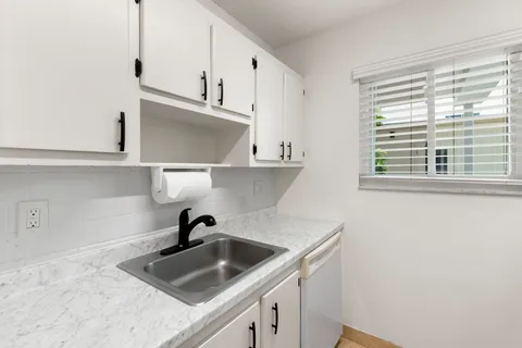 $350,000 | 766 Central Avenue, Unit 119, Naples, FL 34102