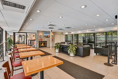 $420,000 | 9-20 166th Street, Unit 3B | Beechhurst