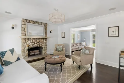 $3,590,000 | 344 Accabonac Road, East Hampton, NY 11937