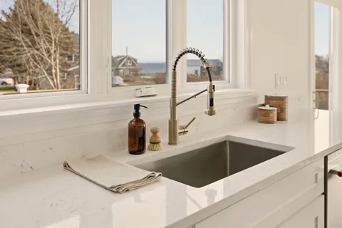 $1,295,000 | 30 Indian Road, Little Compton, RI 02837