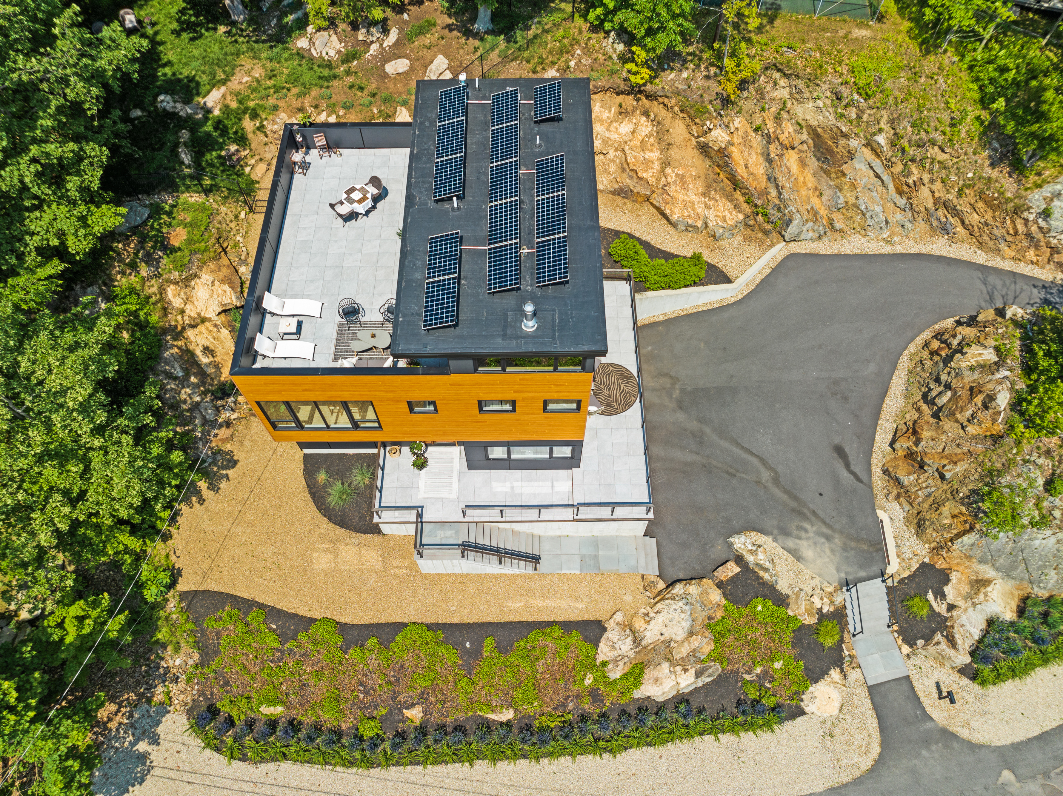 7 Pickman Road Beverly, MA 01915 - Photo 24 of 31 a view of a fireplace