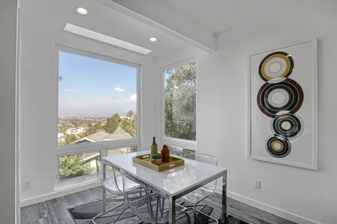 $1,399,000 | 4110 Vanetta Place, Studio City, CA 91604