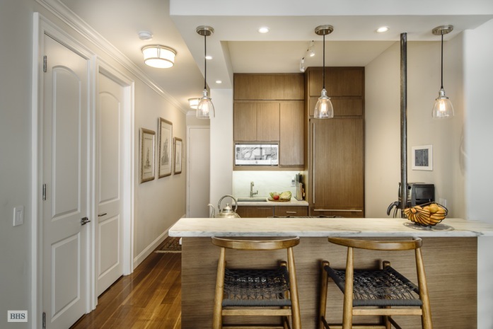 200 East 69th Street, Unit 2O Manhattan, NY 10021 - Photo 5 of 7