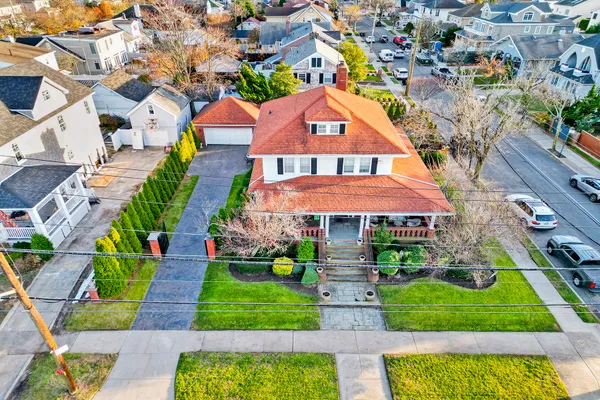 $2,000,000 | 142-15 Newport Avenue | Neponsit