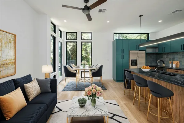 $682,500 | 219 Lessin Lane, Unit 11, Austin, TX 78704