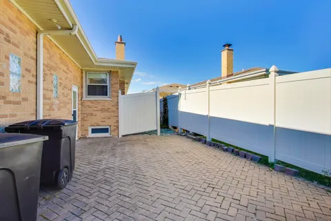 $499,900 | 8618 West Leland Avenue, Chicago, IL 60656